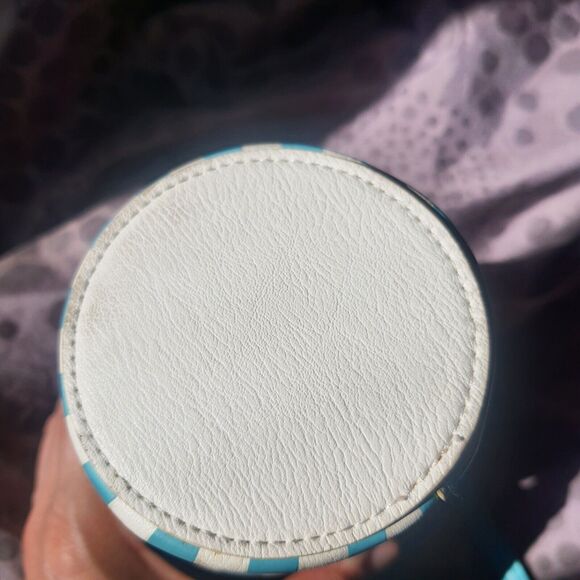 Loungefly Sanrio Hello Kitty Purse Drink Cup Crossbody Bag Heart Logo - Picture 8 of 12